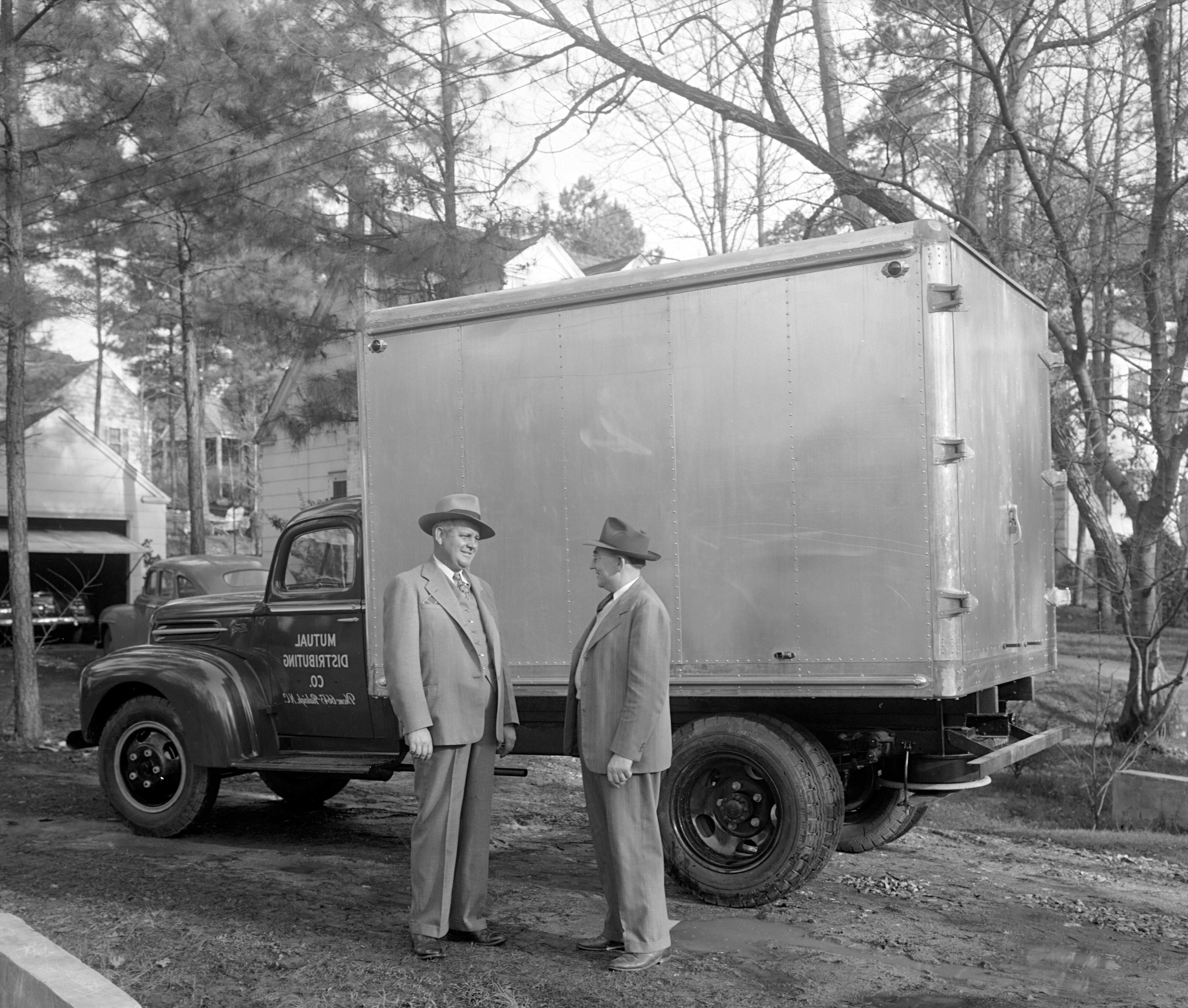 Mutual Distributing Truck 1947